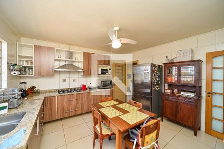 Casa à venda com 172m², 3 quartos e 3 vagas Casa à venda com 172m², 3 quartos e 3 vagasCozinha