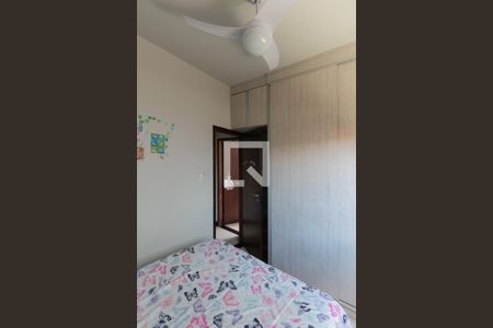 Casa à venda com 360m², 3 quartos e 3 vagas Casa à venda com 360m², 3 quartos e 3 vagasQuarto 2