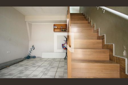 Casa à venda com 250m², 5 quartos e 4 vagas Casa à venda com 250m², 5 quartos e 4 vagasGaragem