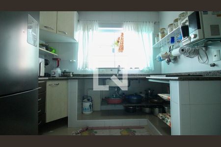 Casa à venda com 250m², 5 quartos e 4 vagas Casa à venda com 250m², 5 quartos e 4 vagasCozinha