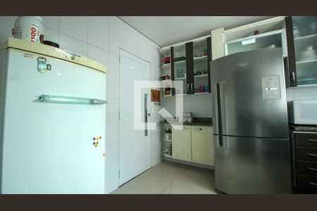 Casa à venda com 250m², 5 quartos e 4 vagas Casa à venda com 250m², 5 quartos e 4 vagasCozinha