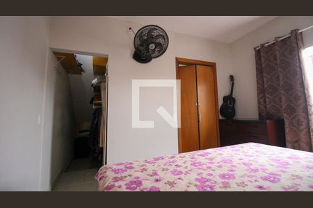 Casa à venda com 250m², 5 quartos e 4 vagas Casa à venda com 250m², 5 quartos e 4 vagasSuíte