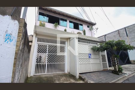 Casa à venda com 250m², 5 quartos e 4 vagas Casa à venda com 250m², 5 quartos e 4 vagasFachada