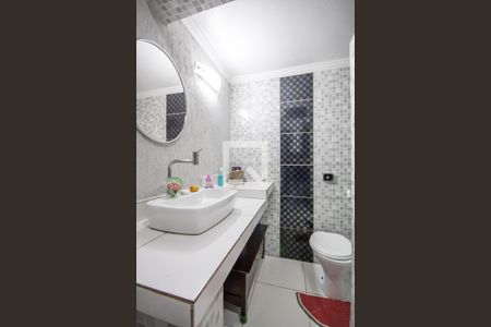 Casa à venda com 238m², 3 quartos e 2 vagas Casa à venda com 238m², 3 quartos e 2 vagasBanheiro da Suíte 1