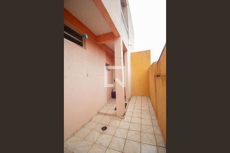 Casa à venda com 174m², 3 quartos e 3 vagas Casa à venda com 174m², 3 quartos e 3 vagasQuintal