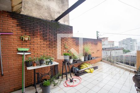 Casa à venda com 174m², 3 quartos e 3 vagas Casa à venda com 174m², 3 quartos e 3 vagasVaranda