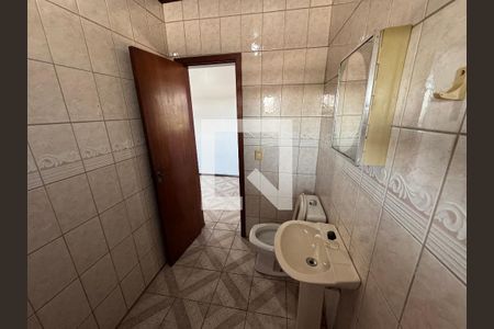 Casa para alugar com 250m², 5 quartos e 2 vagas Casa para alugar com 250m², 5 quartos e 2 vagasBanheiro
