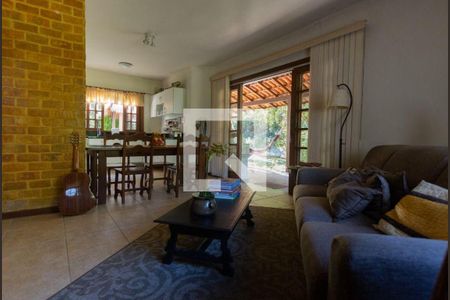 Casa à venda com 4 quartos, 250m² em Badu, Niterói