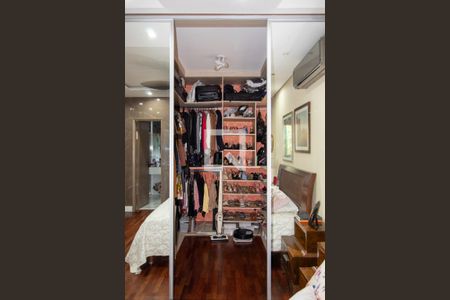 Casa à venda com 220m², 3 quartos e 4 vagas Casa à venda com 220m², 3 quartos e 4 vagasCloset do quarto 1