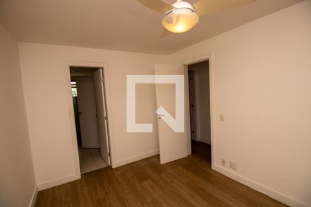 Apartamento à venda com 297m², 5 quartos e 3 vagas Apartamento à venda com 297m², 5 quartos e 3 vagasQuarto 1