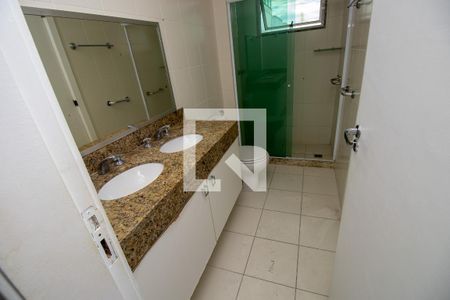 Apartamento à venda com 297m², 5 quartos e 3 vagas Apartamento à venda com 297m², 5 quartos e 3 vagasBanheiro quarto 1