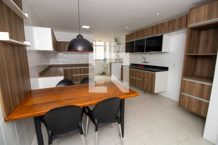 Apartamento à venda com 297m², 5 quartos e 3 vagas Apartamento à venda com 297m², 5 quartos e 3 vagasCozinha