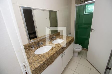 Apartamento à venda com 297m², 5 quartos e 3 vagas Apartamento à venda com 297m², 5 quartos e 3 vagasBanheiro quarto 1