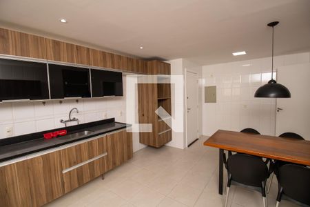 Apartamento à venda com 297m², 5 quartos e 3 vagas Apartamento à venda com 297m², 5 quartos e 3 vagasCozinha