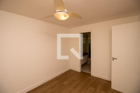 Apartamento à venda com 297m², 5 quartos e 3 vagas Apartamento à venda com 297m², 5 quartos e 3 vagasQuarto 1