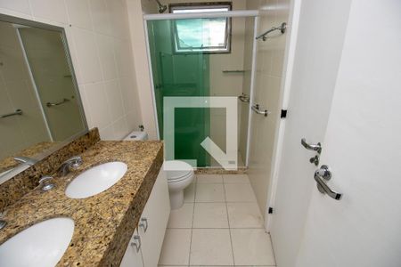 Apartamento à venda com 297m², 5 quartos e 3 vagas Apartamento à venda com 297m², 5 quartos e 3 vagasBanheiro quarto 1