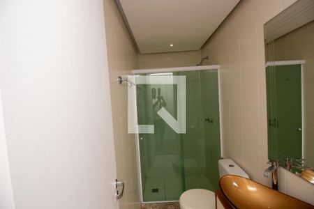 Apartamento à venda com 297m², 5 quartos e 3 vagas Apartamento à venda com 297m², 5 quartos e 3 vagasBanheiro social 2