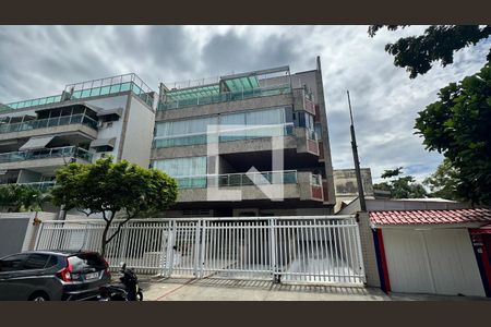 Apartamento à venda com 297m², 5 quartos e 3 vagas Apartamento à venda com 297m², 5 quartos e 3 vagasFachada