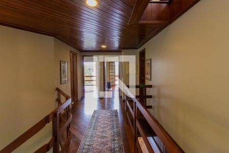Casa de condomínio para alugar com 390m², 3 quartos e 6 vagas Casa de condomínio para alugar com 390m², 3 quartos e 6 vagasCorredor