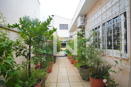 Casa à venda com 250m², 3 quartos e 3 vagasPátio Lateral e Garagem