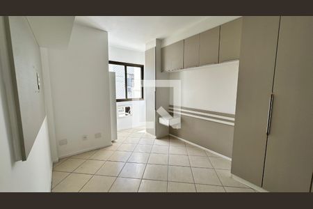 Apartamento à venda com 250m², 5 quartos e 2 vagas Apartamento à venda com 250m², 5 quartos e 2 vagasQuarto 3