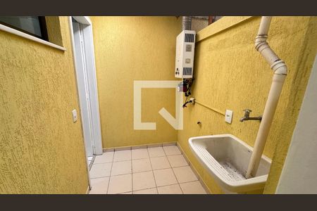 Apartamento à venda com 250m², 5 quartos e 2 vagas Apartamento à venda com 250m², 5 quartos e 2 vagasÁrea de Serviço