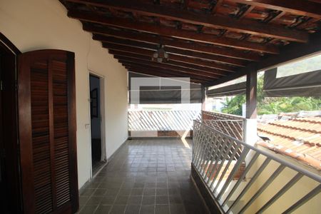 Casa à venda com 230m², 4 quartos e 2 vagasQuarto 2 - Varanda