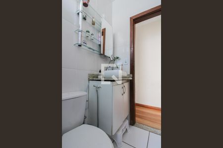 Apartamento à venda com 70m², 3 quartos e 1 vaga Apartamento à venda com 70m², 3 quartos e 1 vagaBanheiro Social