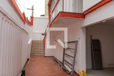 Casa para alugar com 233m², 4 quartos e 3 vagas Casa para alugar com 233m², 4 quartos e 3 vagasCorredor