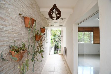 Casa de condomínio para alugar com 480m², 4 quartos e 4 vagasÁrea de Serviço