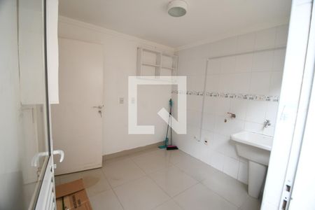 Casa de condomínio para alugar com 480m², 4 quartos e 4 vagasÁrea de Serviço