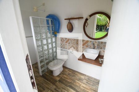 Casa de condomínio para alugar com 480m², 4 quartos e 4 vagasBanheiro de serviço