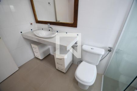 Casa de condomínio para alugar com 480m², 4 quartos e 4 vagasBanheiro 1