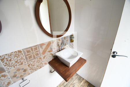 Casa de condomínio para alugar com 480m², 4 quartos e 4 vagasBanheiro de serviço