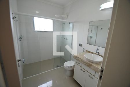 Casa de condomínio para alugar com 480m², 4 quartos e 4 vagasBanheiro 2