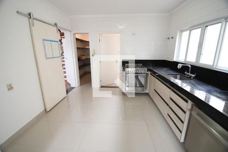 Casa de condomínio para alugar com 480m², 4 quartos e 4 vagasCozinha