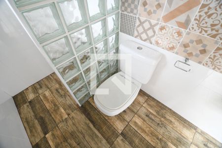 Casa de condomínio para alugar com 480m², 4 quartos e 4 vagasBanheiro de serviço