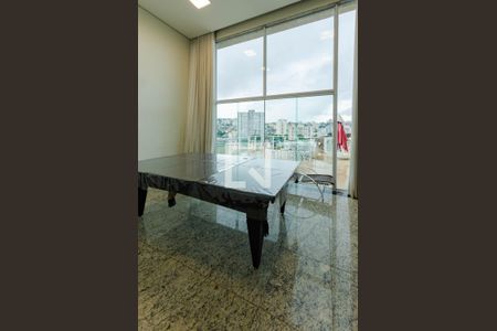 Casa à venda com 549m², 6 quartos e 6 vagas Casa à venda com 549m², 6 quartos e 6 vagasÁrea comum