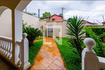 Casa à venda com 549m², 6 quartos e 6 vagas Casa à venda com 549m², 6 quartos e 6 vagasÁrea externa