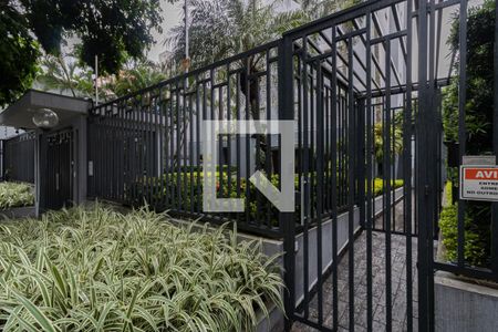 Apartamento à venda com 97m², 2 quartos e 1 vaga Apartamento à venda com 97m², 2 quartos e 1 vagaFachada