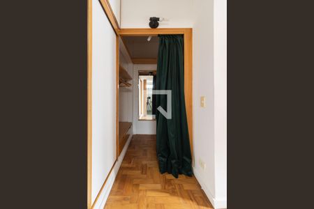 Apartamento à venda com 97m², 2 quartos e 1 vaga Apartamento à venda com 97m², 2 quartos e 1 vagaCloset da suíte