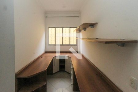 Casa à venda com 260m², 3 quartos e 2 vagasEscritório