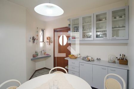 Apartamento à venda com 180m², 4 quartos e 2 vagasCopa