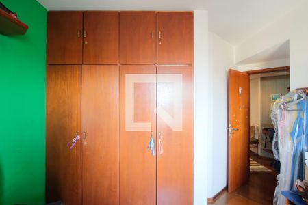 Apartamento à venda com 180m², 4 quartos e 2 vagasQuarto