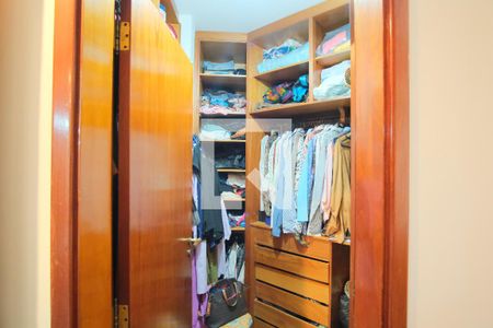 Apartamento à venda com 180m², 4 quartos e 2 vagasCloset da suíte 2