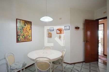Apartamento à venda com 180m², 4 quartos e 2 vagasCopa