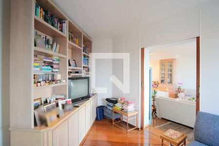 Apartamento à venda com 180m², 4 quartos e 2 vagasSala de TV
