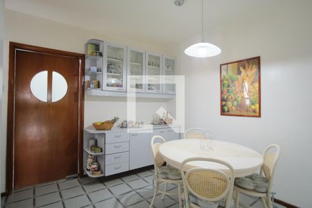 Apartamento à venda com 180m², 4 quartos e 2 vagasCopa