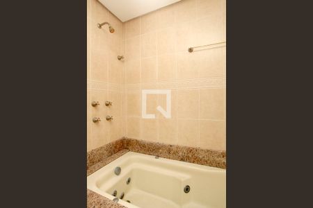 Apartamento à venda com 163m², 3 quartos e 2 vagasBanheiro Quarto 1 Suíte