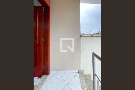 Casa à venda com 230m², 4 quartos e 6 vagas Casa à venda com 230m², 4 quartos e 6 vagasEntrada